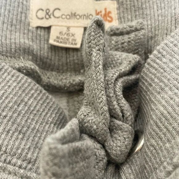 C&C California Kids Gray Sweatpants with Gold Stars - Picture 4 of 4